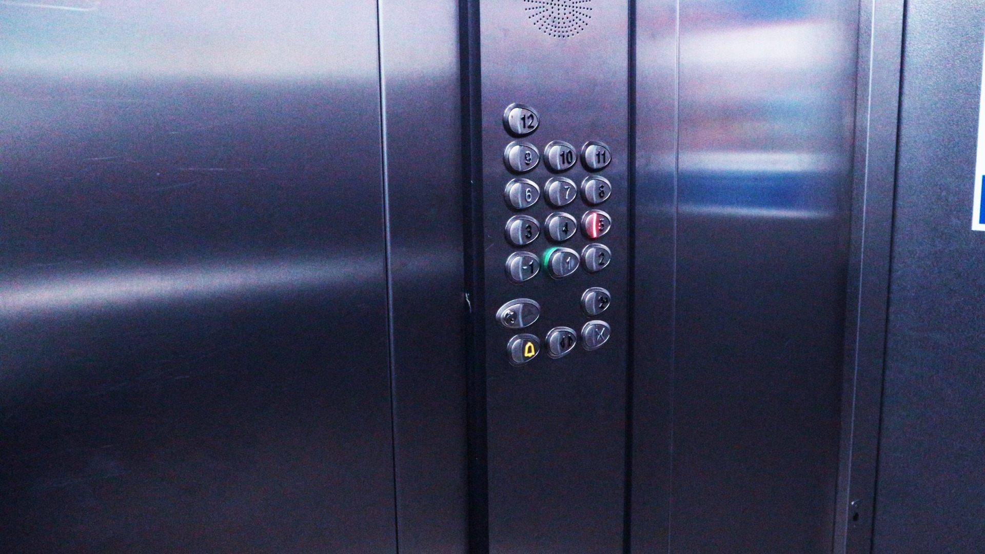 В УК прокомментировали случай с падением лифта с людьми в Краснодаре 